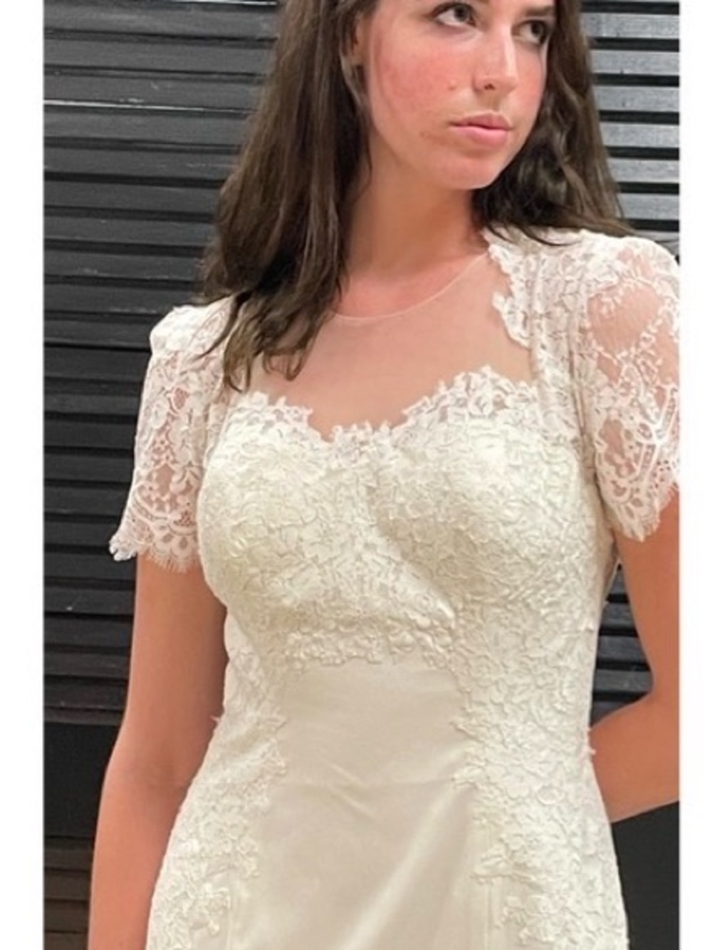 Elegant Lace-Detail Ivory Women’s Bridal Dress - Picture 4 of 6